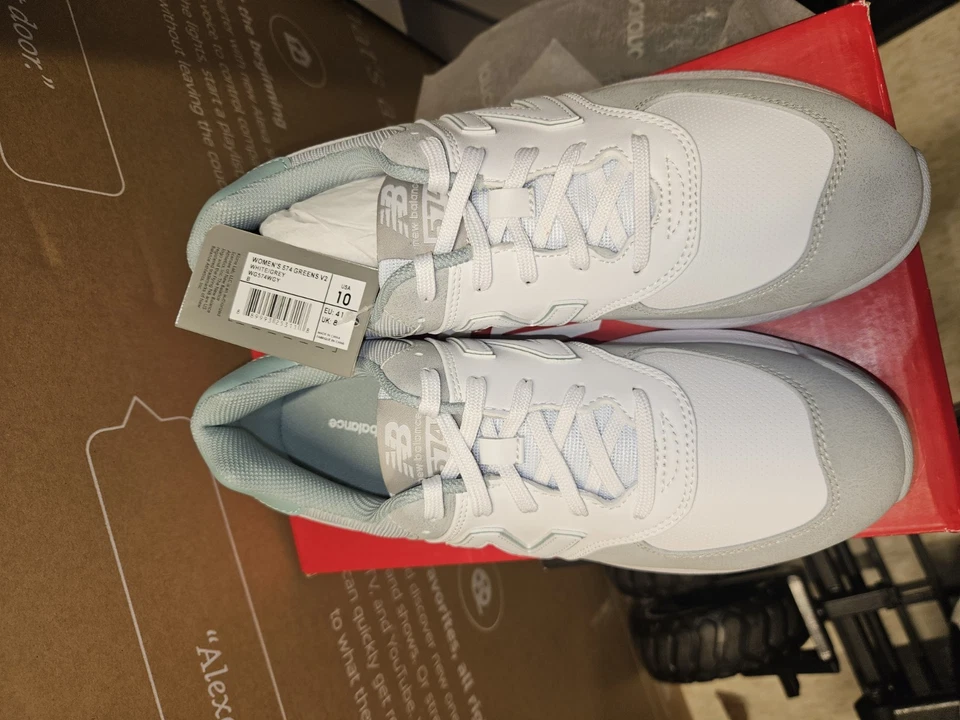 New Balance 574 verdes V2 para mujer Foto 2 de 4