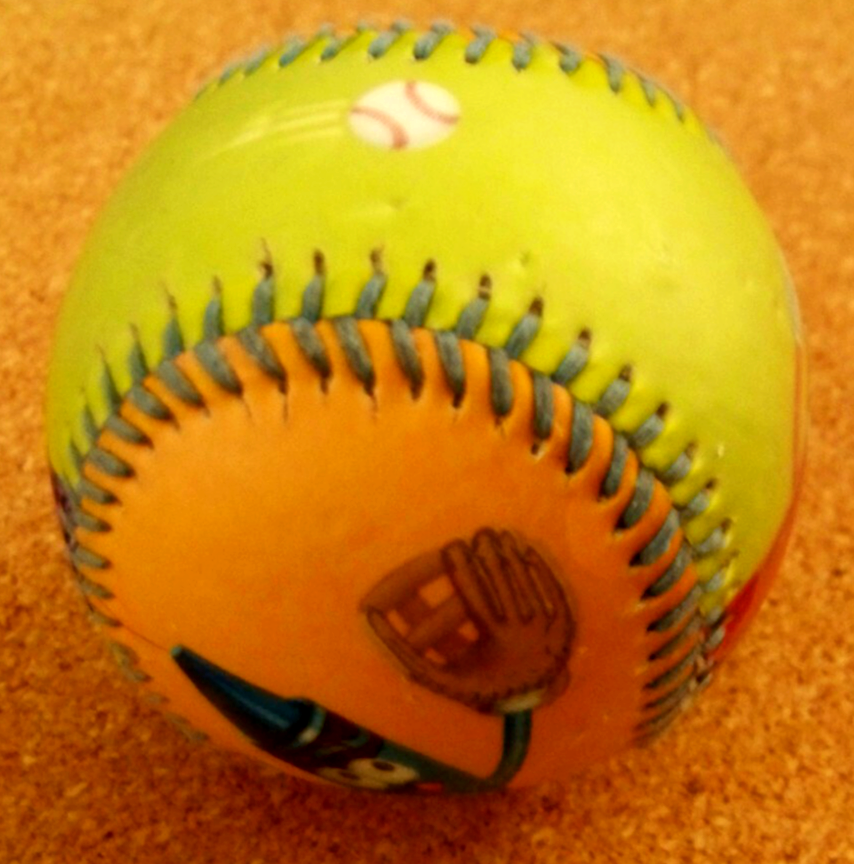 Crayola Experience baseball ball crayons souvenir c46428
