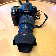 Nikon D80 DSLR-Kamera 10,2 MP 2,5" schwarz mit Sigma 18-200mm Zoomobjektiv