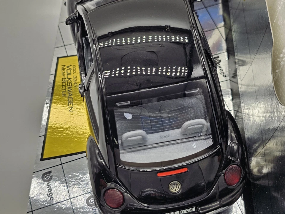 Volkswagen New Beetle 1998 Nero 1:18 Burago In Box - Immagine 4 di 4