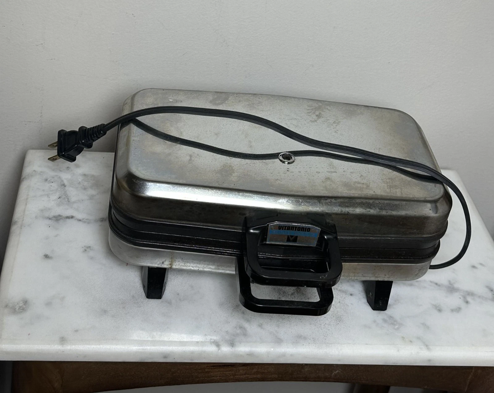 Vintage Vitantonio Belgian Waffle Baker Model 550 Waffle Iron 900W Tested Works