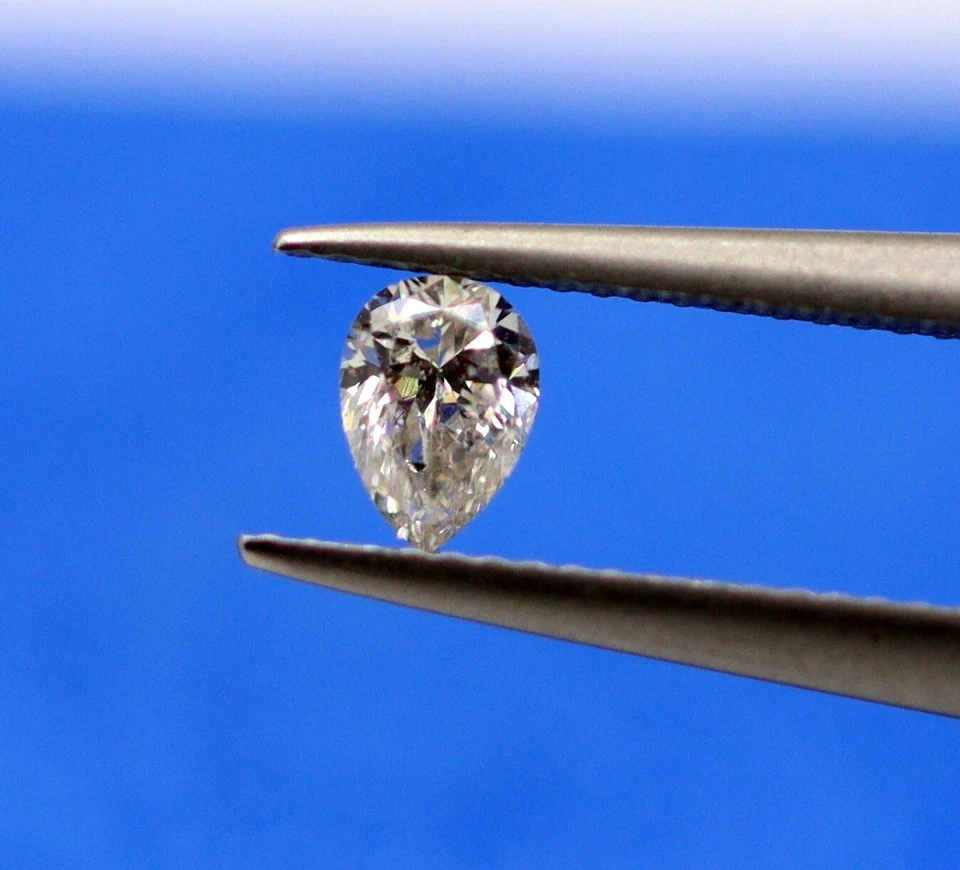 Diamante suelto natural certificado de 0,13 quilates 3 x 2 mm corte pera color F grado SI1 Foto 3 de 4