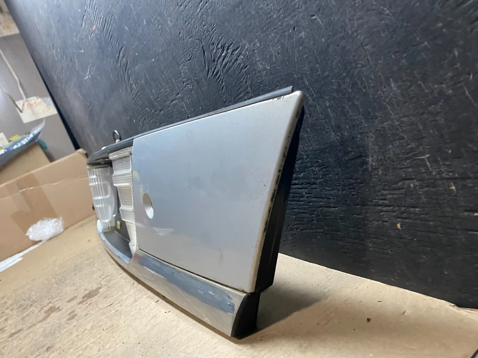 Ford Crown Victoria 1998 a 2011 maletero trasero adorno placa panel N3338 DG Foto 2 de 4