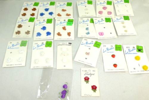Vintage Lot of 18 Le Bouton Buttons on Cards Bear Dog Bunny Flower Heart Boutiqu - Picture 1 of 11