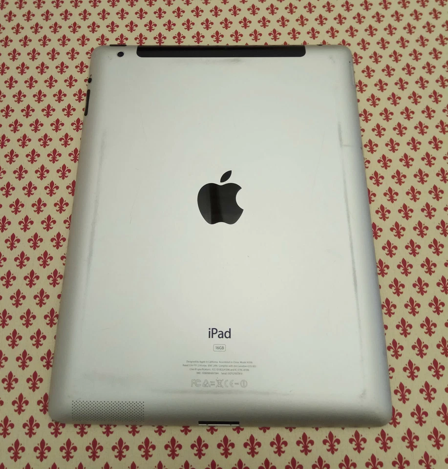 Apple iPad 2 · 16GB · Cellular, foto 2 di 5