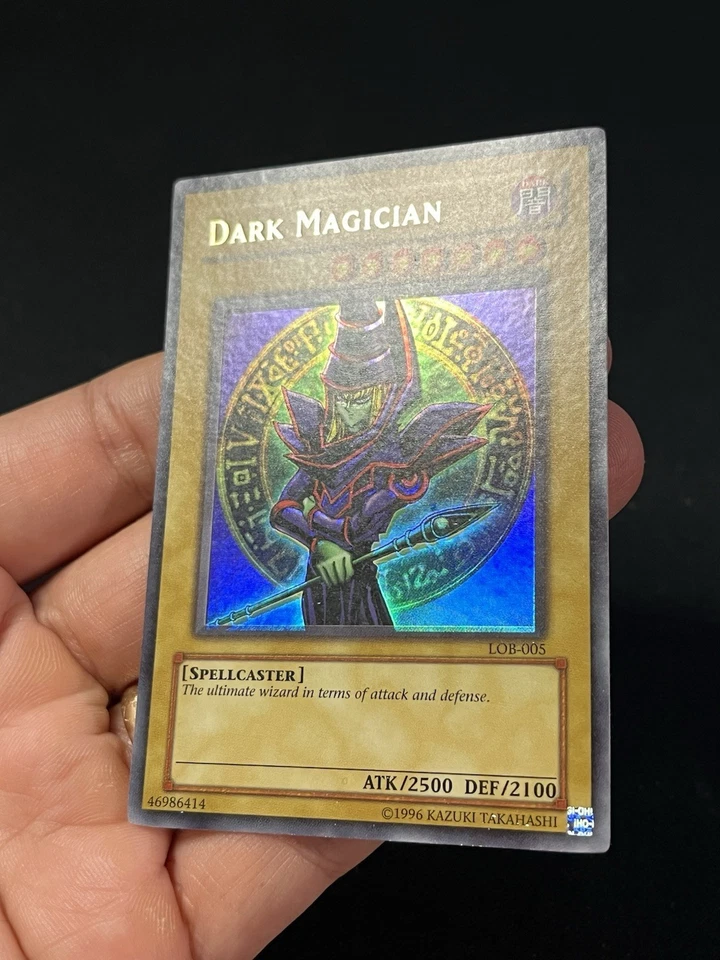 Yugioh Dark Magician LOB-005 Ultra Rare Unlimited LP Foil Shift Error - Image 4 of 4