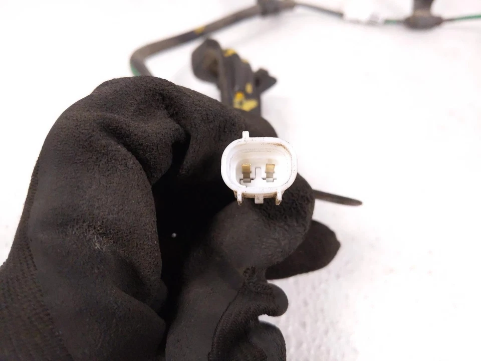 Sensor abs rueda pasajero trasero Toyota Highlander 2014-2019 89516-0E030 Foto 2 de 4