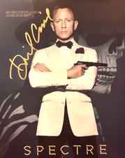 DANIEL CRAIG Signed 8x10