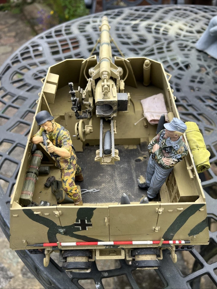 Bandai 1/15 German 150mm Howitzer Hummel Self propelled gun - Image 4 of 4