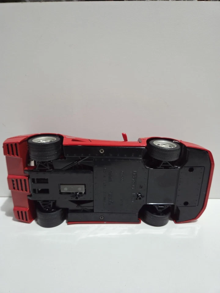 Tonka Polistil 1/18 Scale Ferrari F40 Rosso Red Diecast Model Toy Car - Image 4 of 4