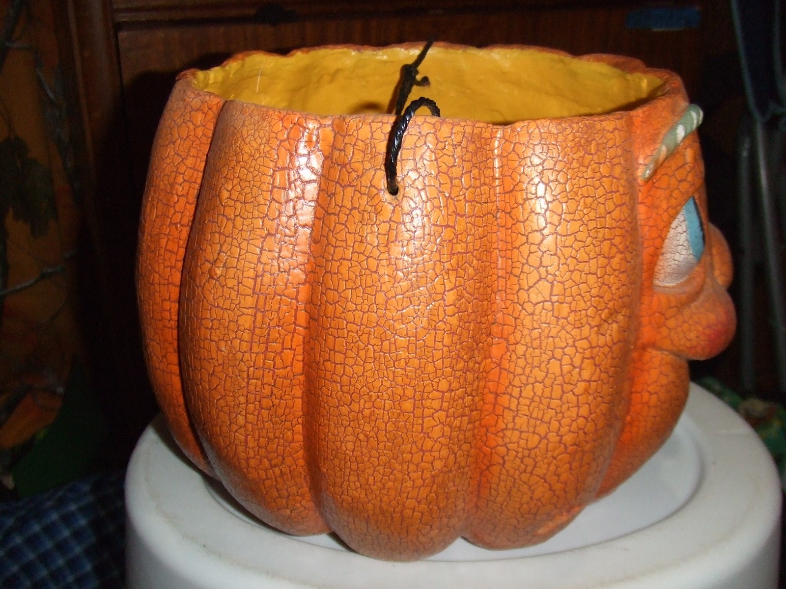 VINTAGE LARGE PAPER MACHE CRACKEL PAINT HALLOWEEN PAIL 8"TALL JACK O