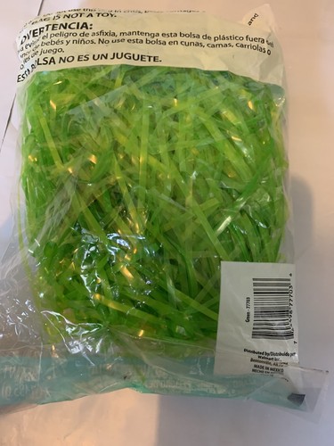 Easter Green Plastic Grass 2 oz Celebrate It - Picture 2 of 3