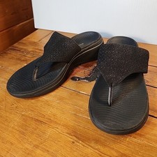 SKECHERS Women's Go Walk Arch Fit Arch Support Thong Flip Flop Walking Sandals