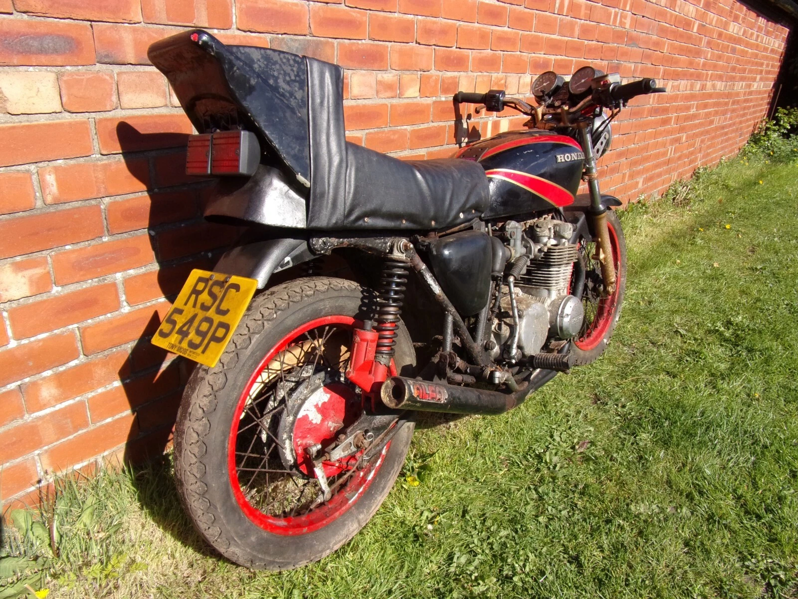 HONDA CB550 /4 CB550F 1976 CLASSIC BARN FIND MOTORCYCLE SPARES/REPAIR CAFE RACER - Picture 3 of 17