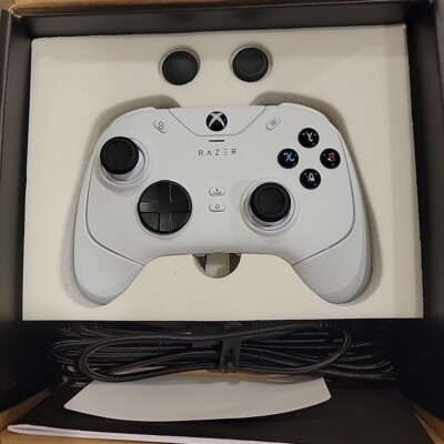 Nintendo Switch Razer Wolverine V2 Chroma (White) Amazon.com: Razer Wolverine V2 Chroma White USB Gamepad Analogue