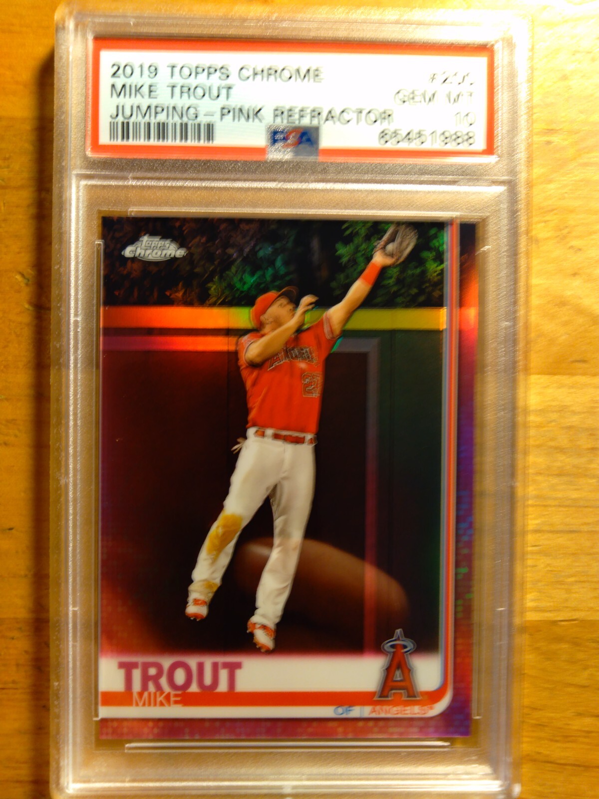 MIKE TROUT ANGELS MVP 2019 TOPPS CHROME PINK REFRACTOR JUMPING PSA 10 GEM MINT