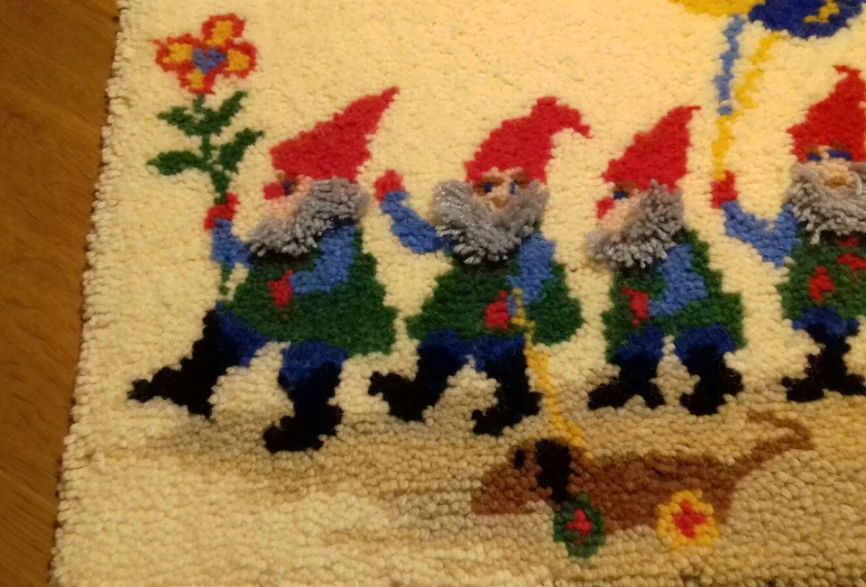 Wall Art carpet new dwarf knotted mural dwarf new knotted carpet 70 x 45 cm - Image 3 of 4