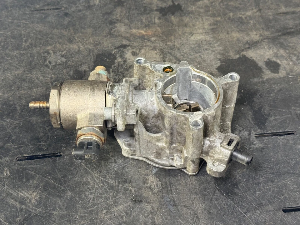 Bomba de vacío de freno para Audi A4 A5 A6 Quattro Q5 TT Quattro 06J145100G Foto 2 de 3