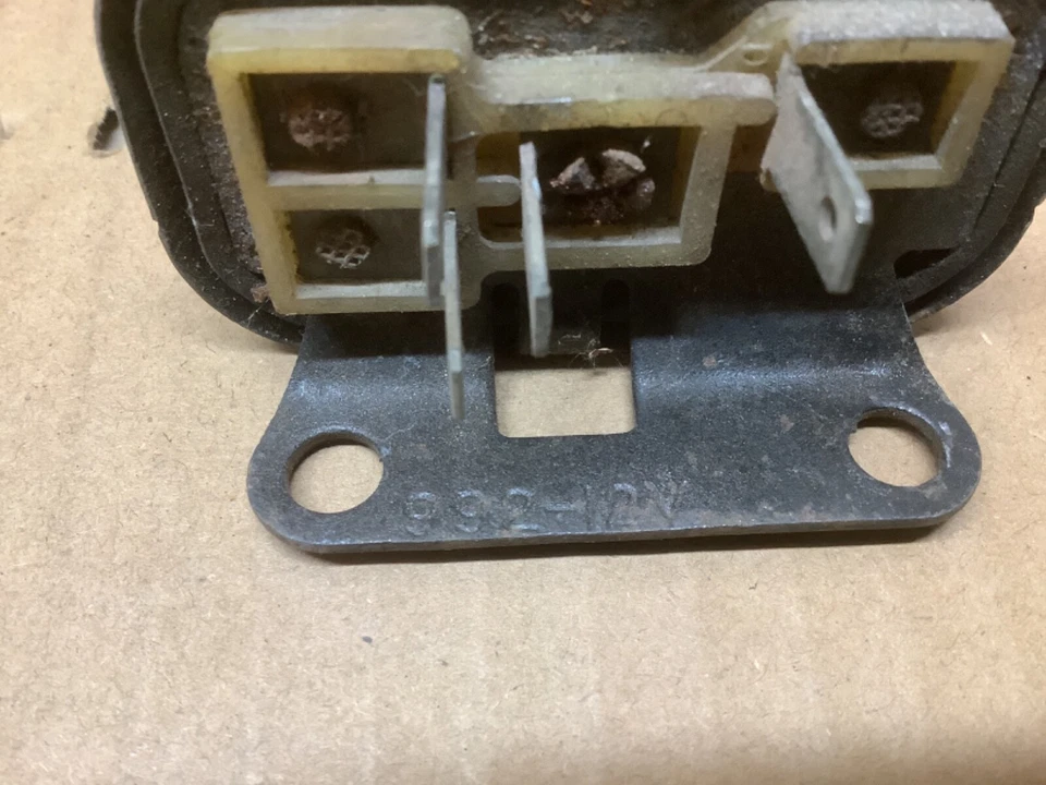 Chevy Chevelle 1965-68, Nova, Corvette, Delco 1116992 accesorio bocina relé Foto 3 de 4