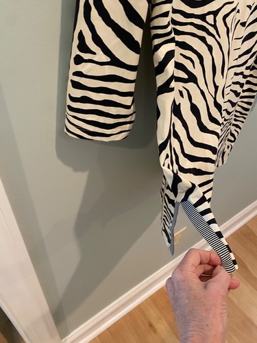 J McLaughlin Tunic Top Zebra Stretch Henley 3/4 Sleeve S - Picture 2 of 7