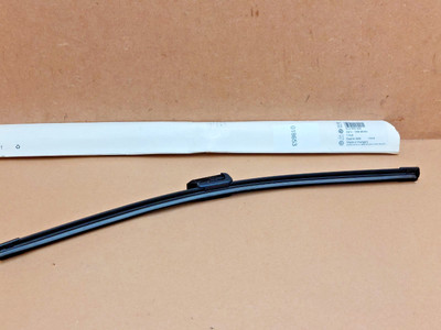 Skoda Yeti Left Passenger Windscreen Wiper Blade 2010-2018 5L2955425 Genuine NEW