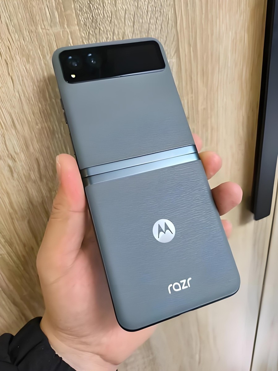 Green-Motorola Moto Razr 40 5G 2023 XT2323 256GB Unlocked Phone