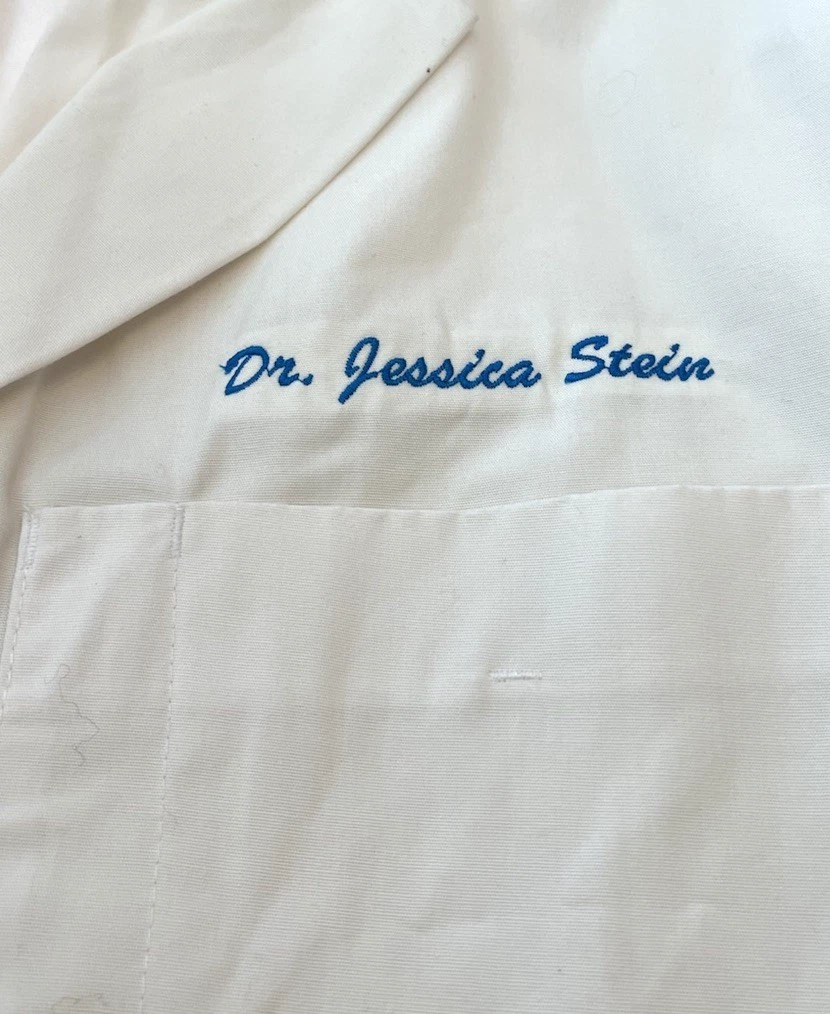 Small White Lab Coat Dr Jessica Stein Flatliners Trinity Emmanuel Medical Center