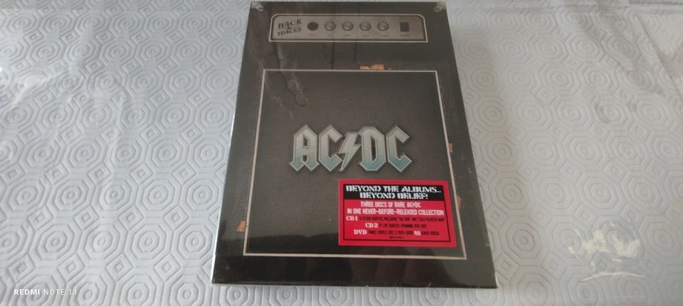COFFRET AC/DC  " BACKTRACKS "  2 CD + DVD NEUF SCELLE 2009 - Photo 2/3