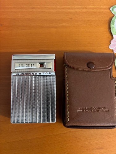 VINTAGE OLD AIR CHIEF SHIRT POCKET TRANSISTOR RADIO, Model 4C53 - Immaculate - Afbeelding 2 van 10