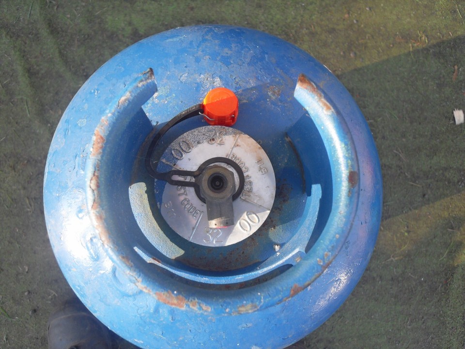 Empty 15kg Calor Gas Butane bottle Caravan Motorhome Camping Heater