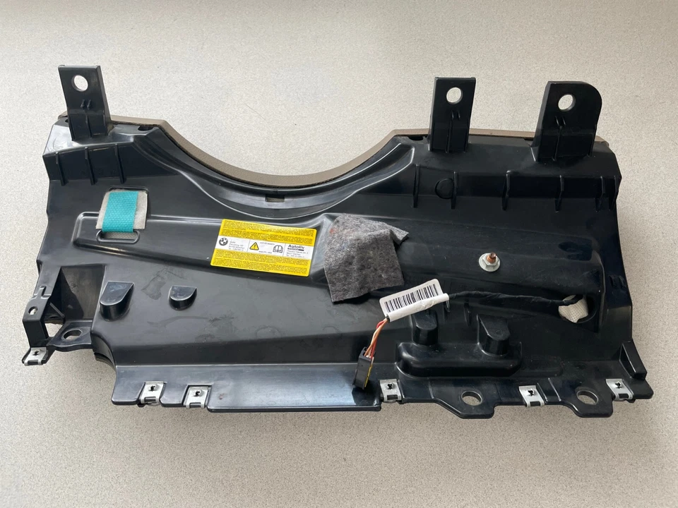 2000 - 2005 年宝马 745i 750i E65 ~ 左侧减压膝盖饰边 ~ 51457030578 — 第 2/3 张图片