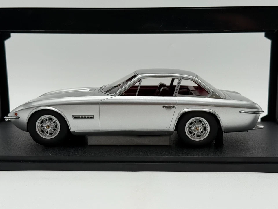 CML104-1 - 1968 Lamborghini Islero - Plateado metálico - Modelo 1:18 de Cult Models Foto 2 de 4