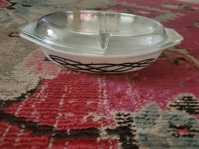 Vintage Pyrex Cinderella black barbed wire 1.5 quart divided casserole dish &lid