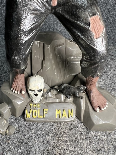 Vintage 1962 Aurora Wolf Man Model Kit Built Up Painted Universal Monster. - Picture 12 of 12