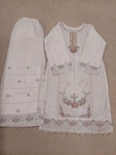 pakistani shlwar kamez stitched/traditional Pakistani Partywear/brwn Embroidered