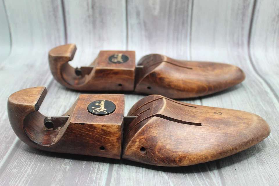 Par de camillas para zapatos de madera de marca Walk-Over Foto 4 de 4