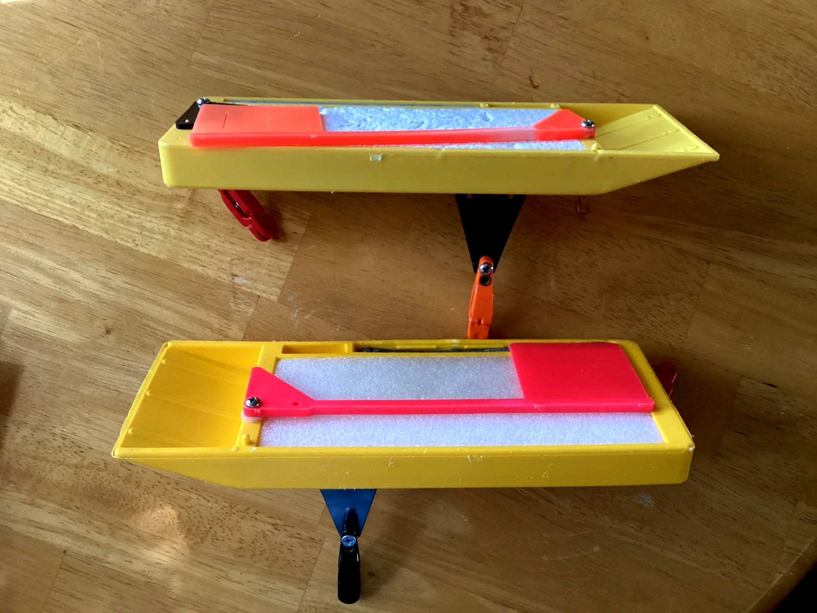 TWO (2) OFFSHORE Side Planer Boards-ONE Right & Left SIDE w/ Stationary Flags