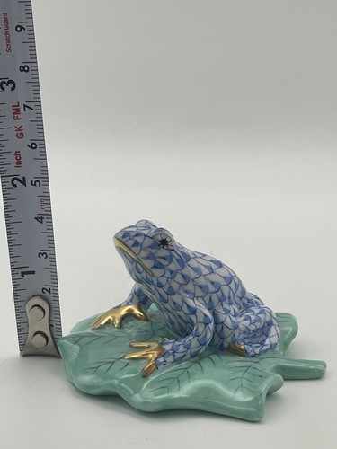 Herend Hungary Hand Painted Porcelain Frog Blue Fishnet On Green Lily Pad #5355 - Picture 17 of 17