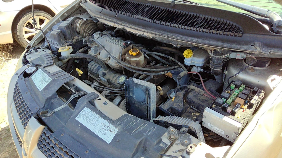 2003 2004 Dodge Caravan Ac Compressor Air Conditioner Pump Oem 3.3l 5005441ad - Image 2 of 4