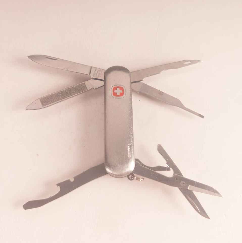 Navaja suiza Wenger caja de herramientas de bolsillo 65 mm navaja de bolsillo de acero inoxidable  Foto 2 de 4