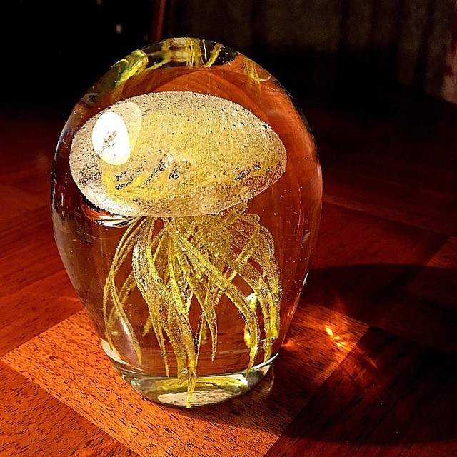 Light Yellow Jellyfish Glow in the Art Grass Paperweight Figurine Jelly