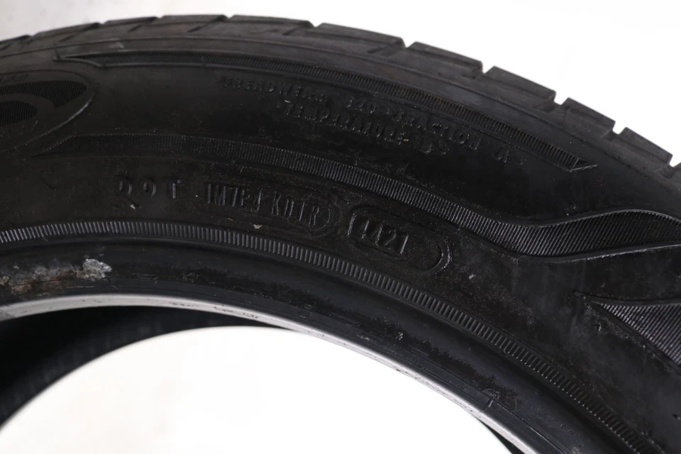 Set of 2 Used 225/60R18 Goodyear Assurance MaxLife - 100H 10-10.5/32 No Repairs - Image 4 of 4