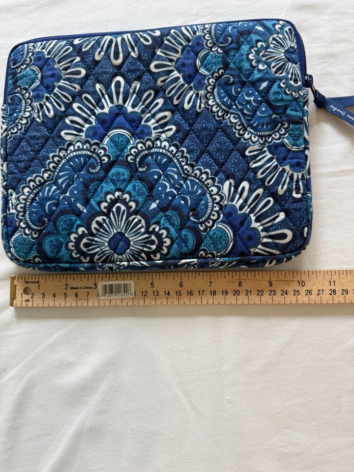 VERA BRADLEY TABLET ESTOJO COM ZÍPER USADO (C) - Imagem 4 de 4