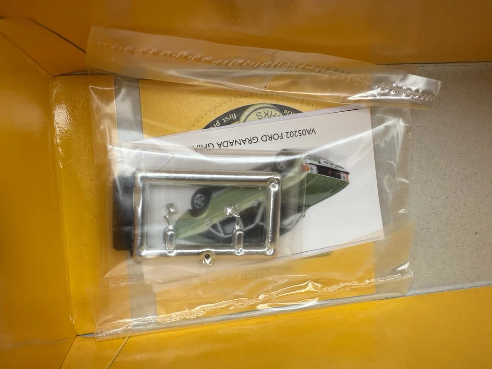 Vanguards VA05202 Ford Granada Ghia - MIB 1:43 - Image 3 of 4