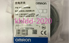 1PCS Omron E3ZG-D61 E3ZGD61 2m Photoelectric Sensors -New Free Shipping