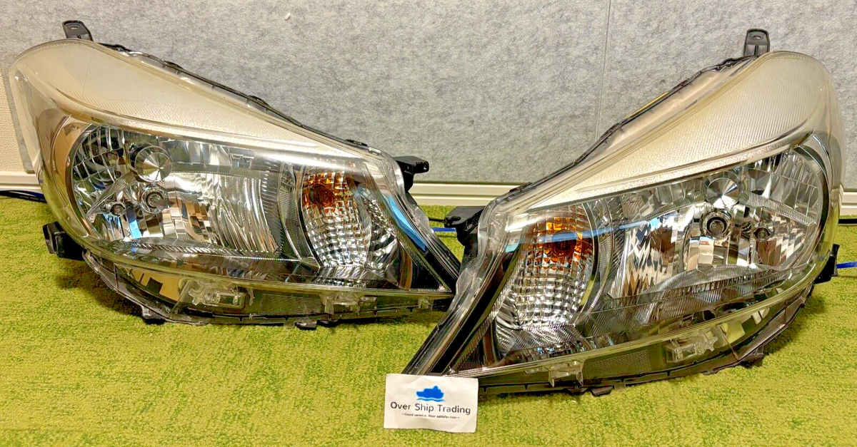 Toyota Genuine Yaris Vitz 2012-2013 HID Xenon Headlight Lamp Left
