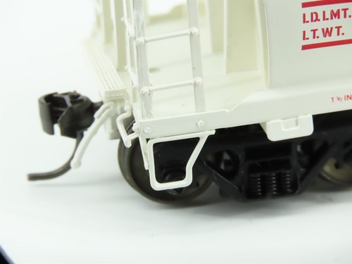 HO Pacific Western H1111 CN Canadian National 4-Bay Hopper #377812 w/ Graffiti - Picture 11 of 13