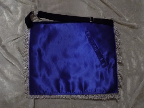 Past Master Masonic Apron Gold Bullion w/ Square Wreath Tassels Satin Pocket NEW - Picture 4 of 4