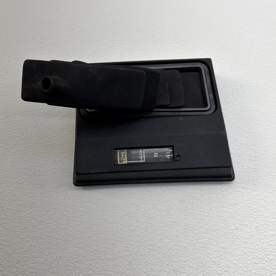 Camión Chevy GMC 1981-1987 SUV 4x4 caja de transferencia bisel de cambio bota de cambio de piso fabricante de equipos originales Foto 2 de 4