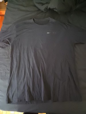 80eighty Mens Large Skyline Japan Tshirt Black